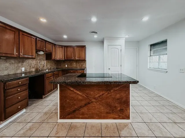 Photo 7 — 216 Texas Street, Weatherford, OK 73096