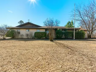 Sold home at 323 W Winchester Avenue