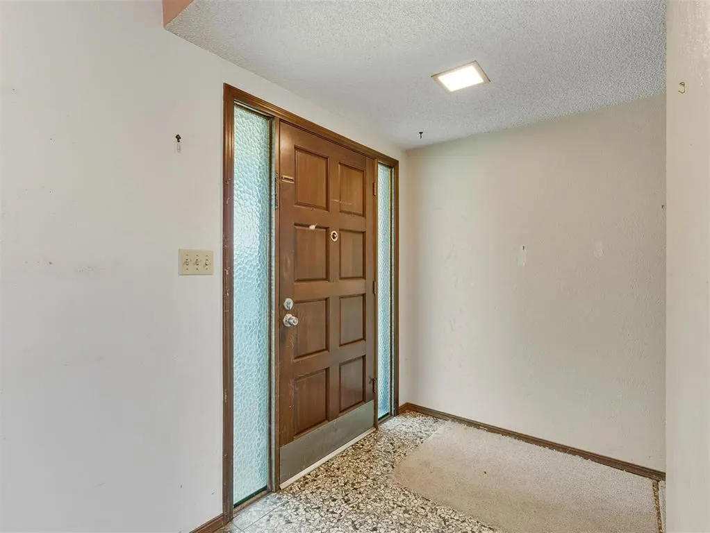 Photo 3 — 323 W Winchester Avenue, Ada, OK 74820