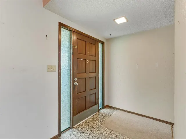 Photo 3 — 323 W Winchester Avenue, Ada, OK 74820