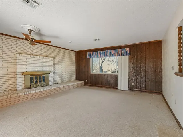 Photo 6 — 323 W Winchester Avenue, Ada, OK 74820