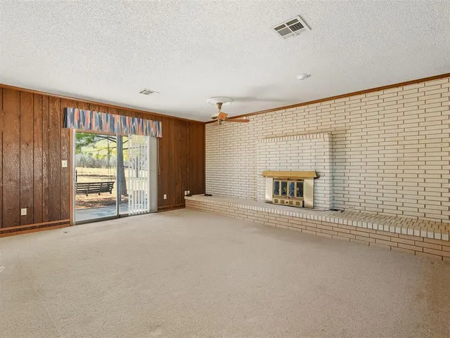 Photo 7 — 323 W Winchester Avenue, Ada, OK 74820