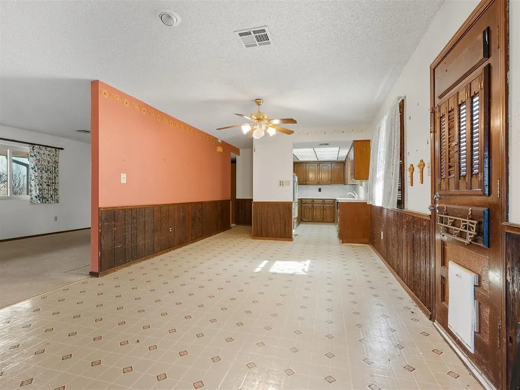 Photo 9 — 323 W Winchester Avenue, Ada, OK 74820