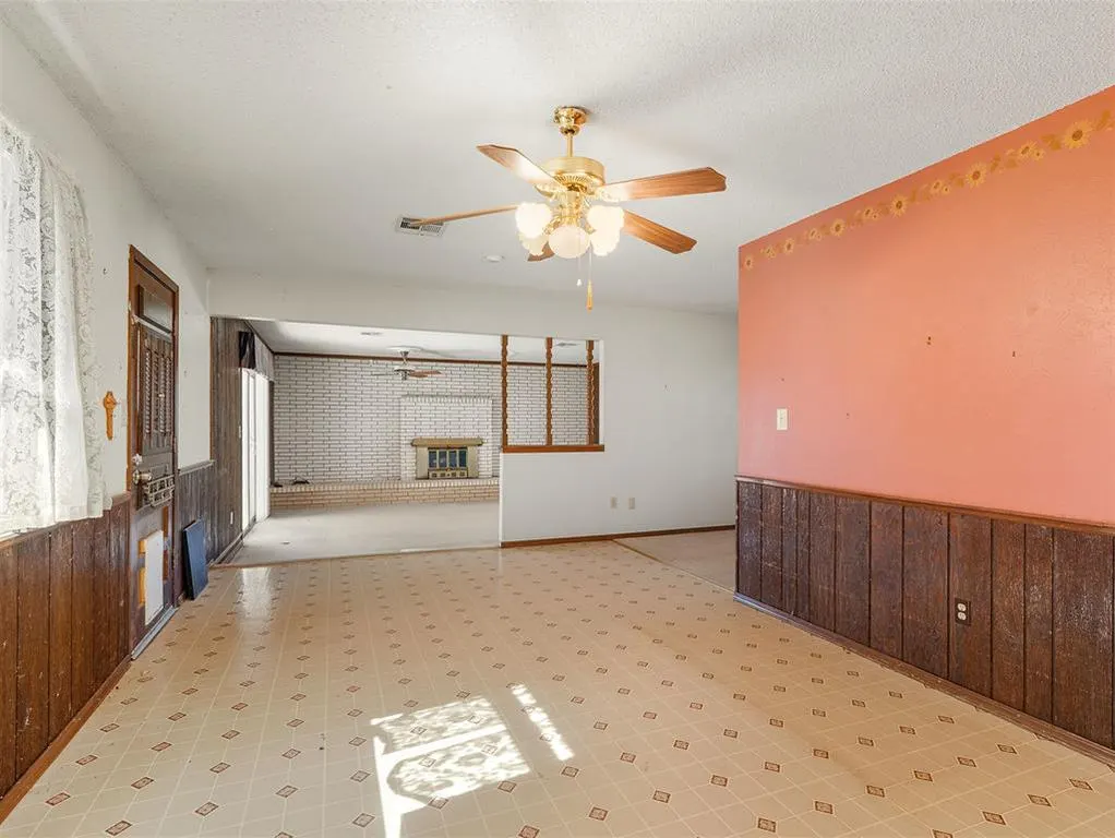 Photo 10 — 323 W Winchester Avenue, Ada, OK 74820
