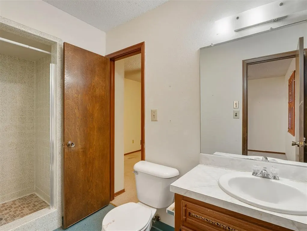 Photo 16 — 323 W Winchester Avenue, Ada, OK 74820