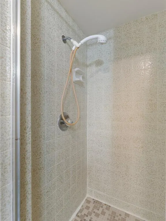 Photo 17 — 323 W Winchester Avenue, Ada, OK 74820