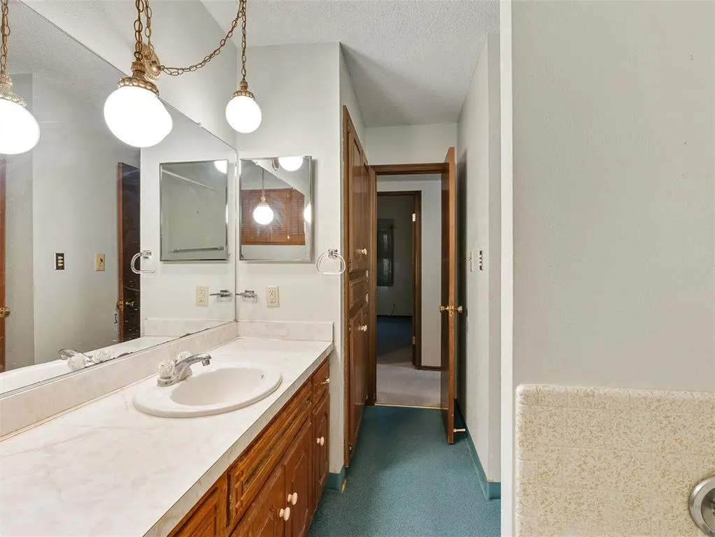 Photo 20 — 323 W Winchester Avenue, Ada, OK 74820