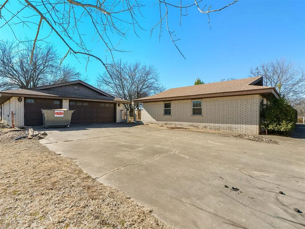 Photo 27 — 323 W Winchester Avenue, Ada, OK 74820