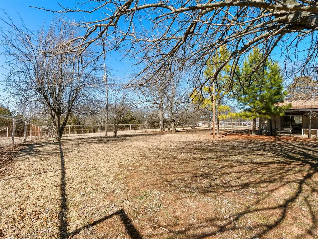 Photo 30 — 323 W Winchester Avenue, Ada, OK 74820