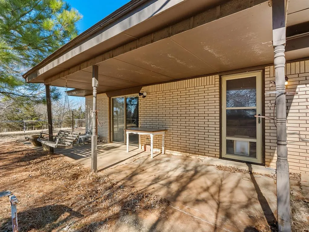Photo 32 — 323 W Winchester Avenue, Ada, OK 74820