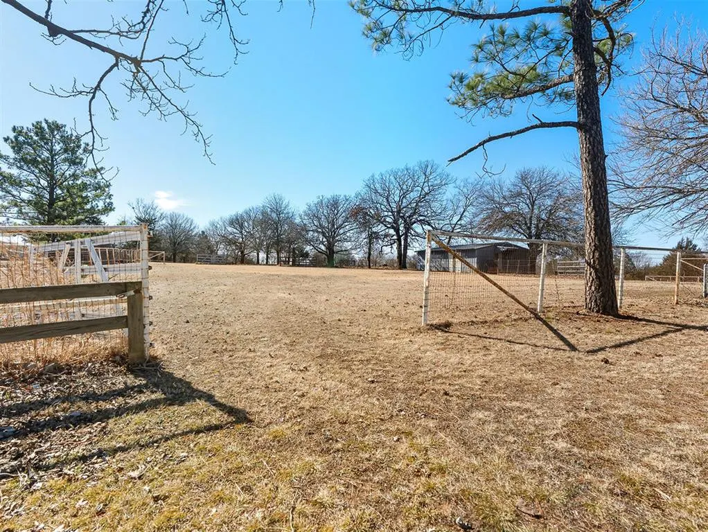 Photo 36 — 323 W Winchester Avenue, Ada, OK 74820