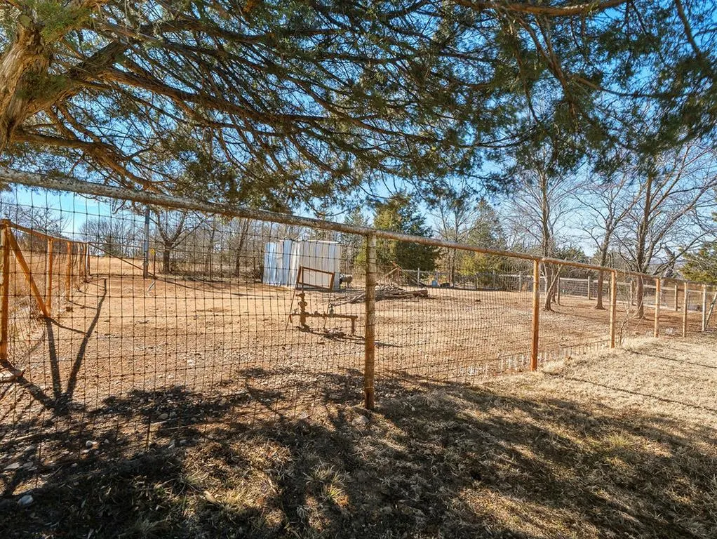 Photo 39 — 323 W Winchester Avenue, Ada, OK 74820