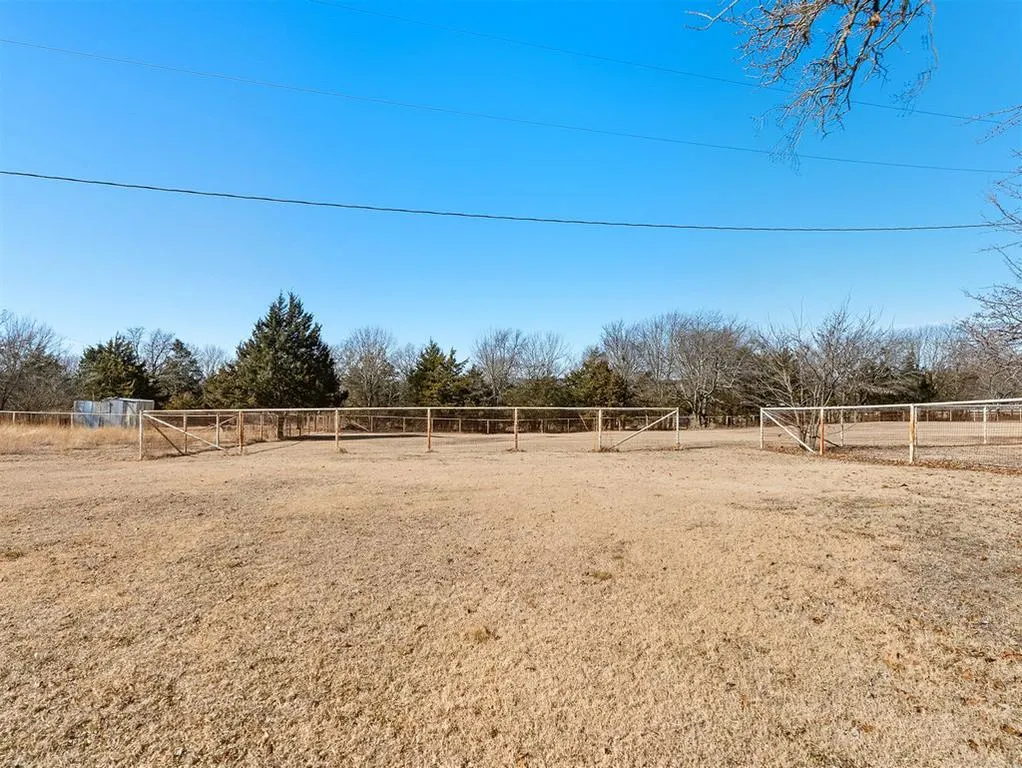 Photo 40 — 323 W Winchester Avenue, Ada, OK 74820