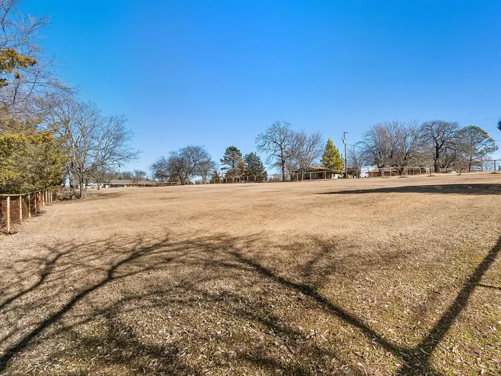 Photo 42 — 323 W Winchester Avenue, Ada, OK 74820