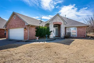 Sold home at 800 Longmeadow Court