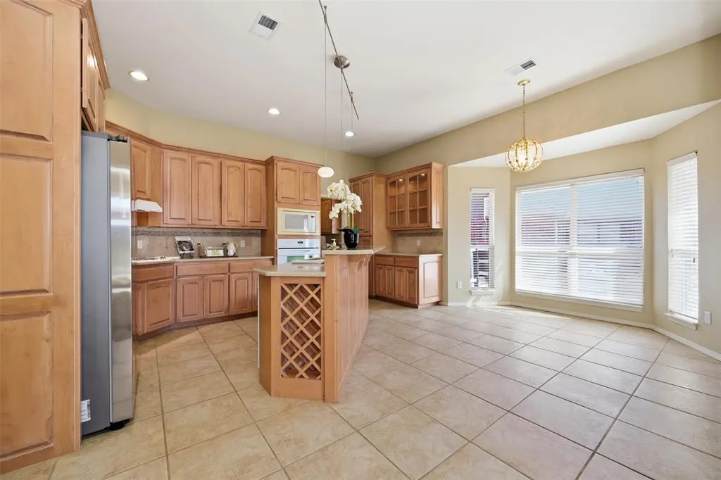 Photo 13 — 800 Longmeadow Court, Edmond, OK 73003