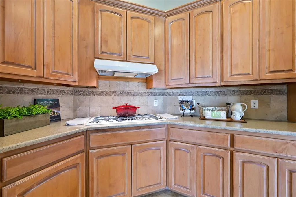 Photo 14 — 800 Longmeadow Court, Edmond, OK 73003