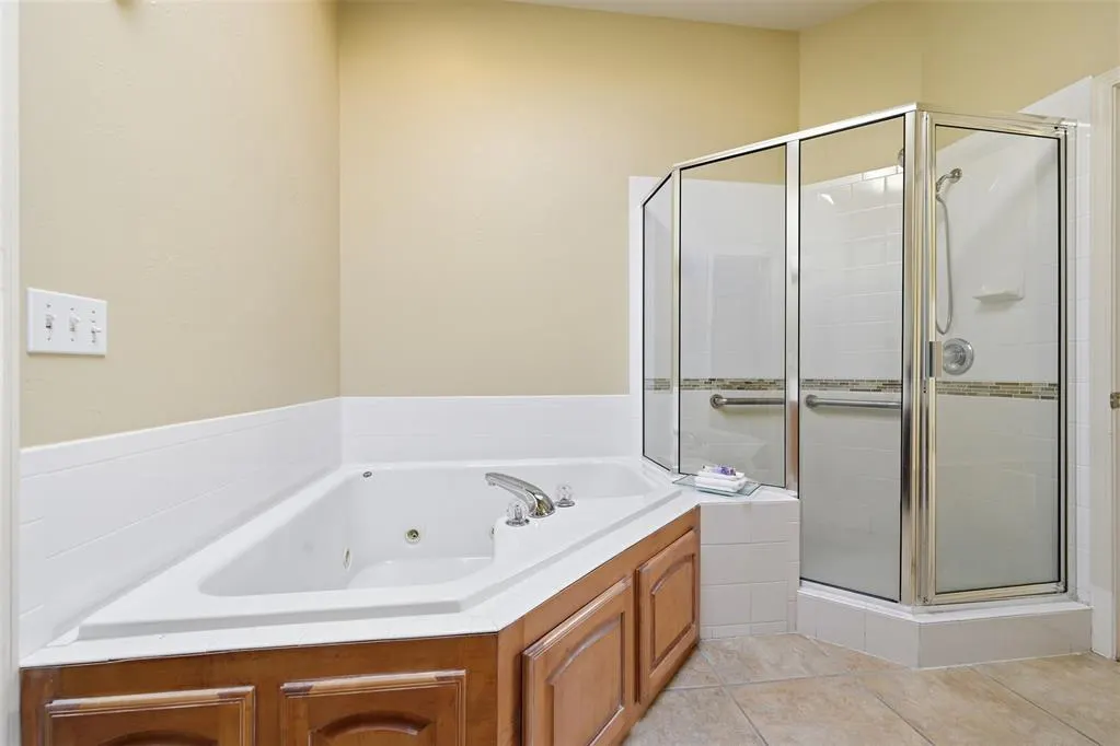 Photo 21 — 800 Longmeadow Court, Edmond, OK 73003
