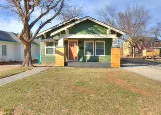 Sold home at 1911 NW 13th Street