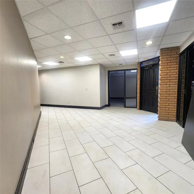 Photo 3 — 2033 Heritage Park Drive, Oklahoma City, OK 73120