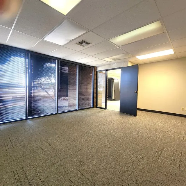 Photo 4 — 2033 Heritage Park Drive, Oklahoma City, OK 73120