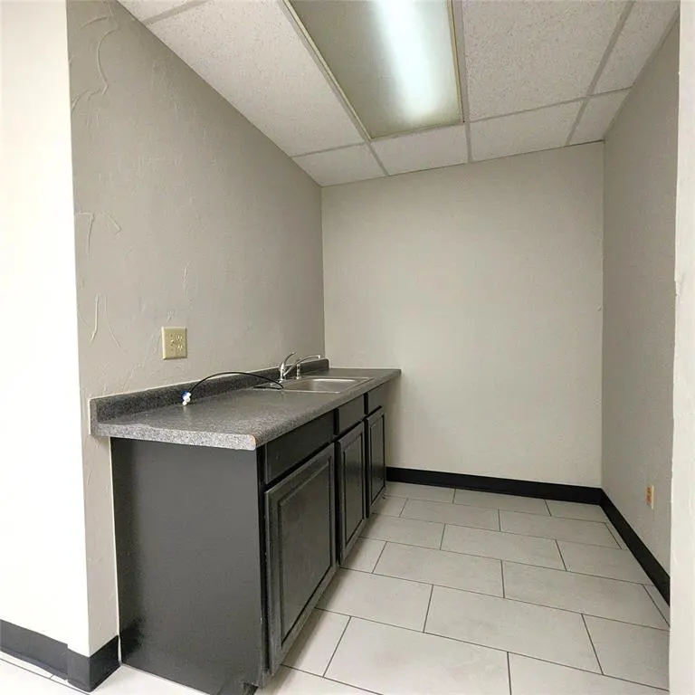 Photo 10 — 2033 Heritage Park Drive, Oklahoma City, OK 73120
