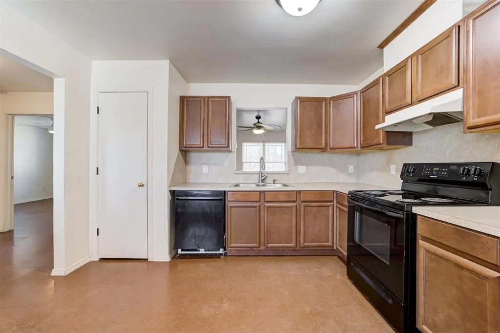 Photo 8 — 8513 Durland Way, Oklahoma City, OK 73114