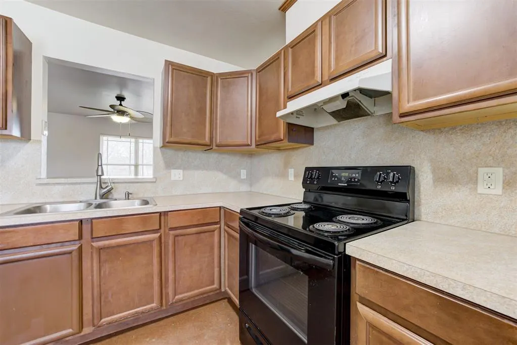 Photo 9 — 8513 Durland Way, Oklahoma City, OK 73114