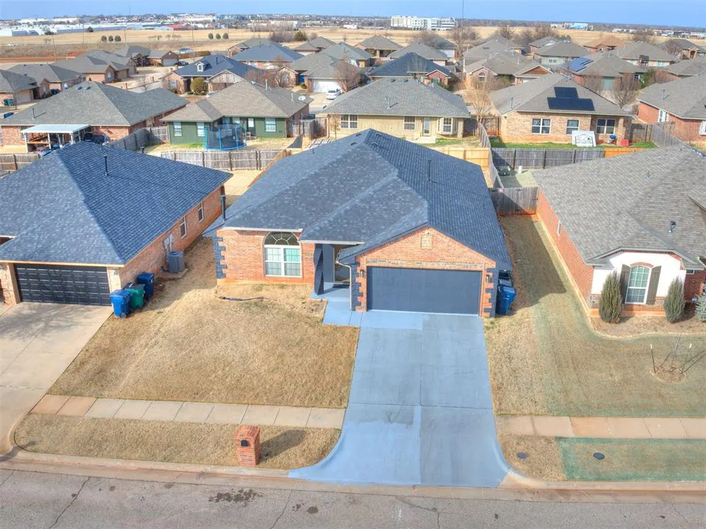 Photo 3 — 1613 NW 125th Street, Oklahoma City, OK 73120