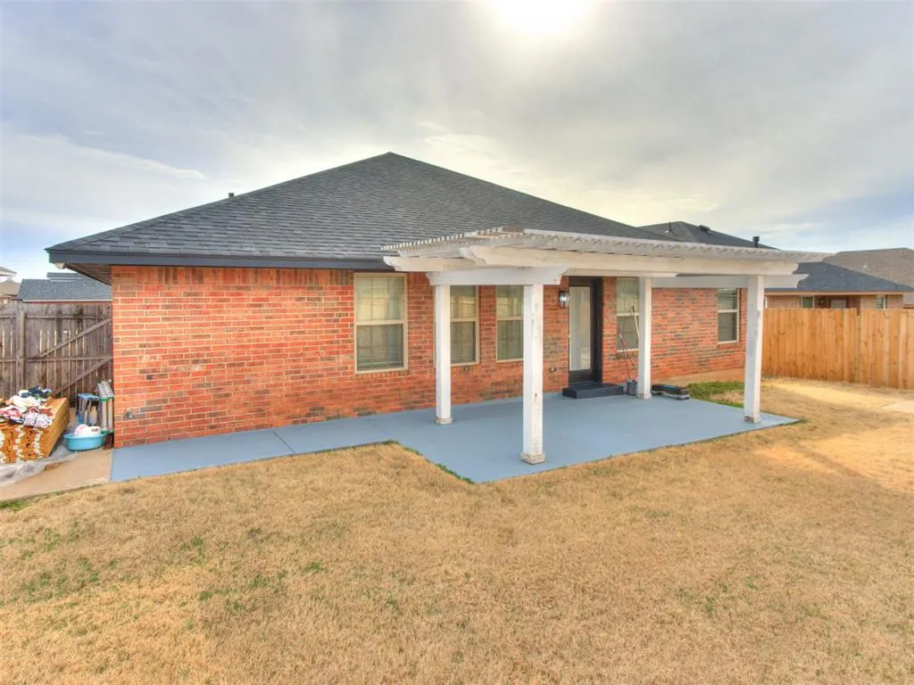 Photo 7 — 1613 NW 125th Street, Oklahoma City, OK 73120