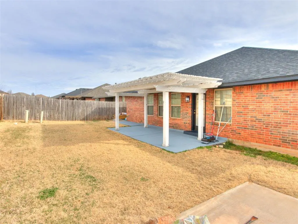 Photo 8 — 1613 NW 125th Street, Oklahoma City, OK 73120