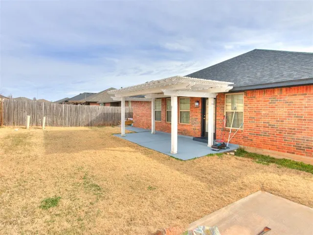 Photo 8 — 1613 NW 125th Street, Oklahoma City, OK 73120