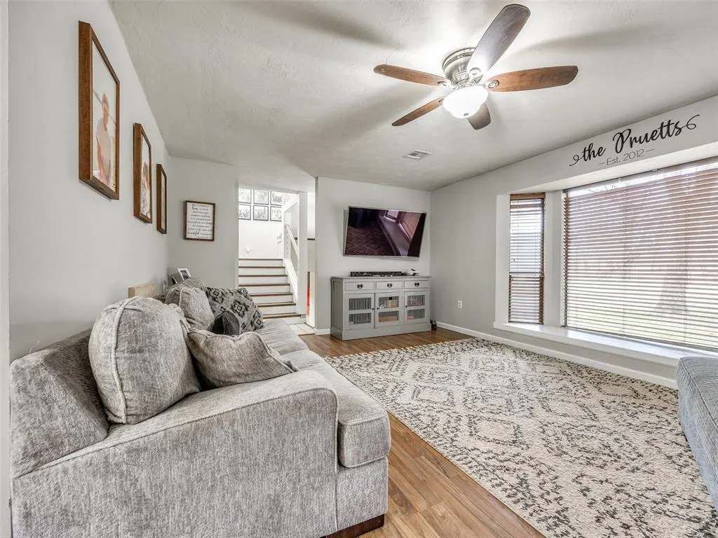 Photo 4 — 324 W Seward Road, Guthrie, OK 73044