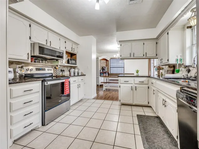Photo 5 — 324 W Seward Road, Guthrie, OK 73044