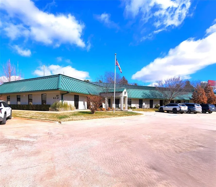 Photo 2 — 817 NE 63rd Street, Oklahoma City, OK 73105