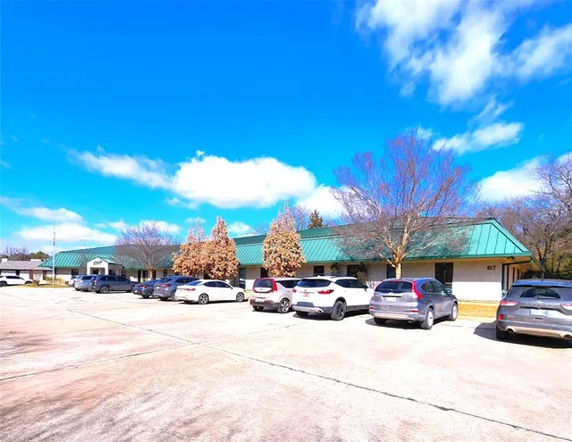 Photo 3 — 817 NE 63rd Street, Oklahoma City, OK 73105