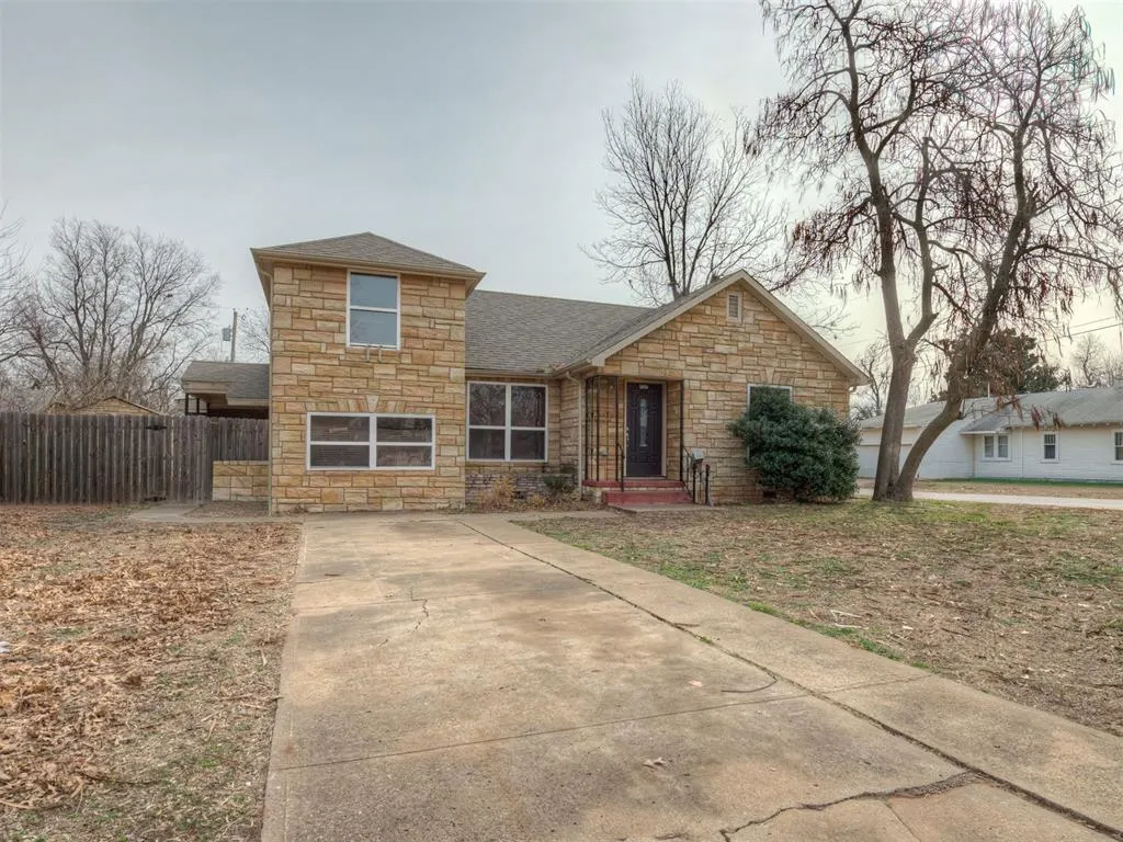 Front exterior — 727 S 16th Street, Chickasha, OK 73018