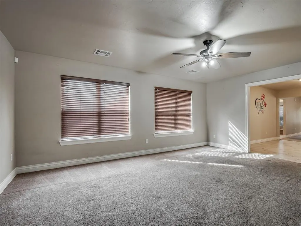Photo 11 — 727 S 16th Street, Chickasha, OK 73018