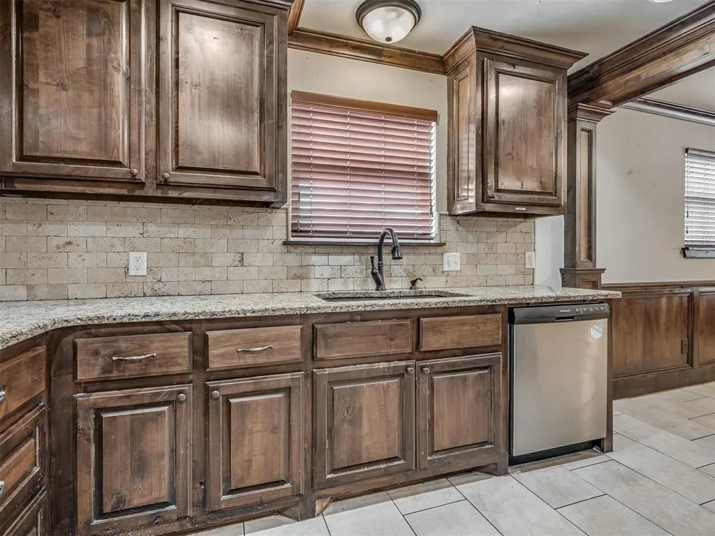 Photo 21 — 727 S 16th Street, Chickasha, OK 73018