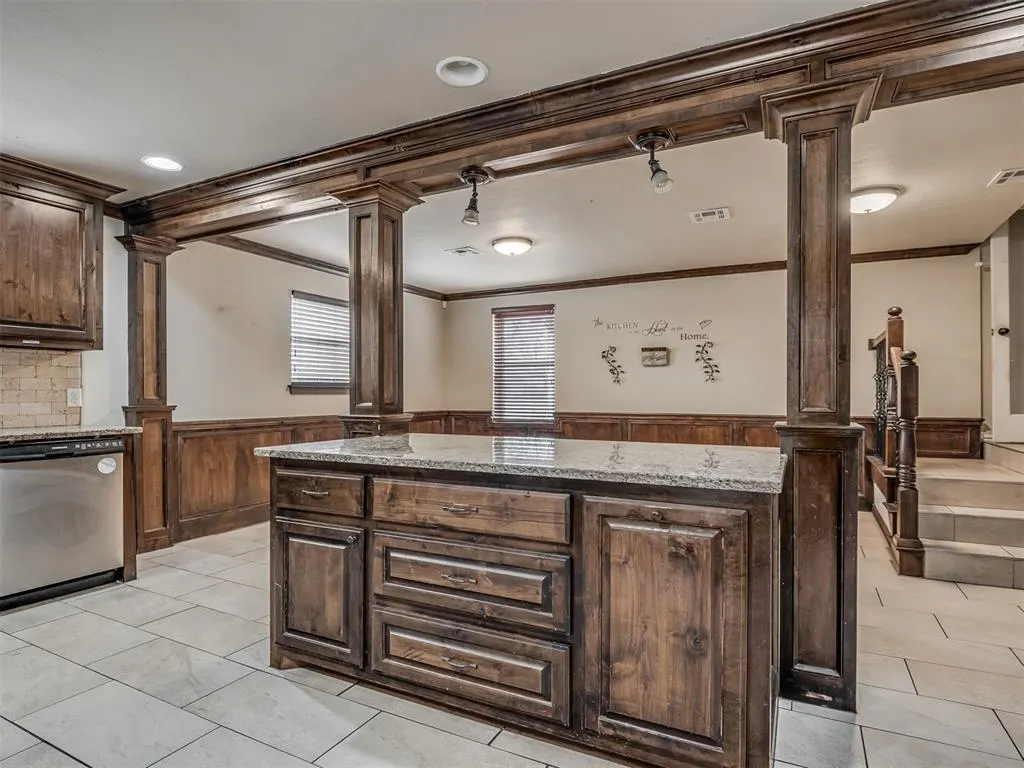 Photo 22 — 727 S 16th Street, Chickasha, OK 73018