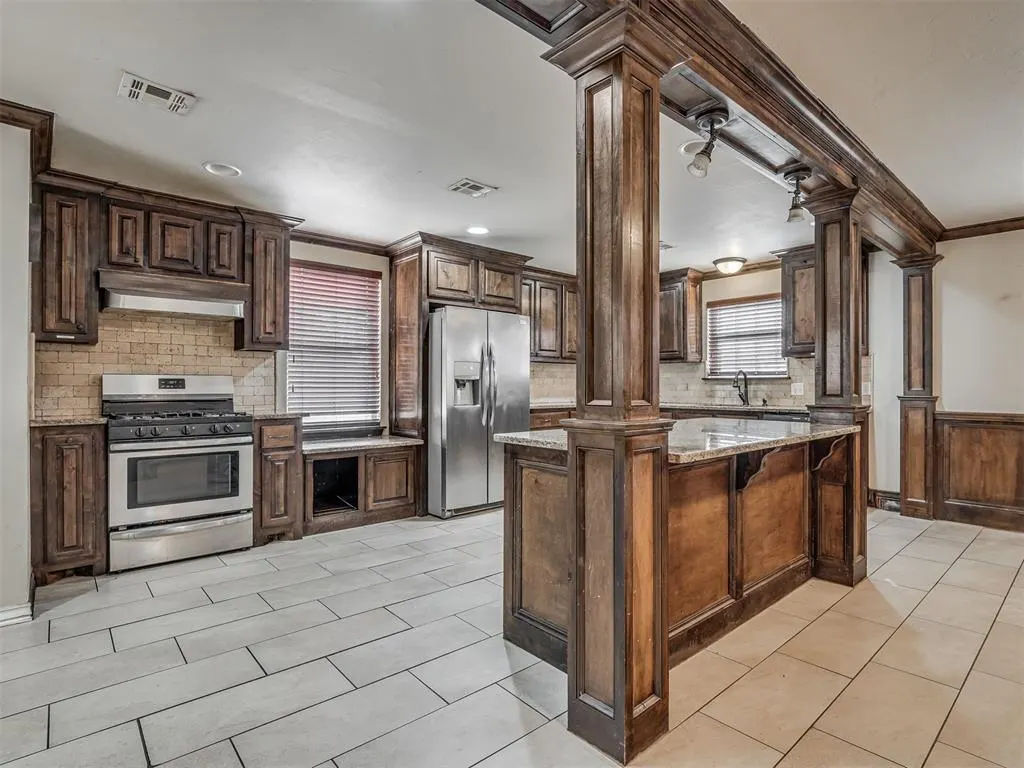 Photo 25 — 727 S 16th Street, Chickasha, OK 73018