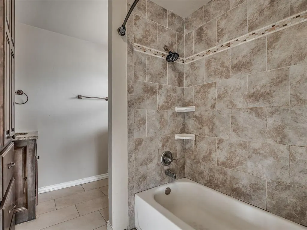 Photo 28 — 727 S 16th Street, Chickasha, OK 73018