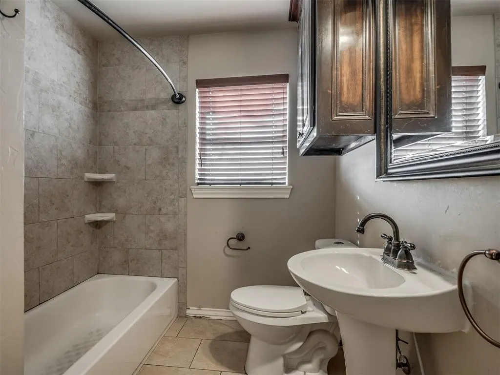 Photo 32 — 727 S 16th Street, Chickasha, OK 73018