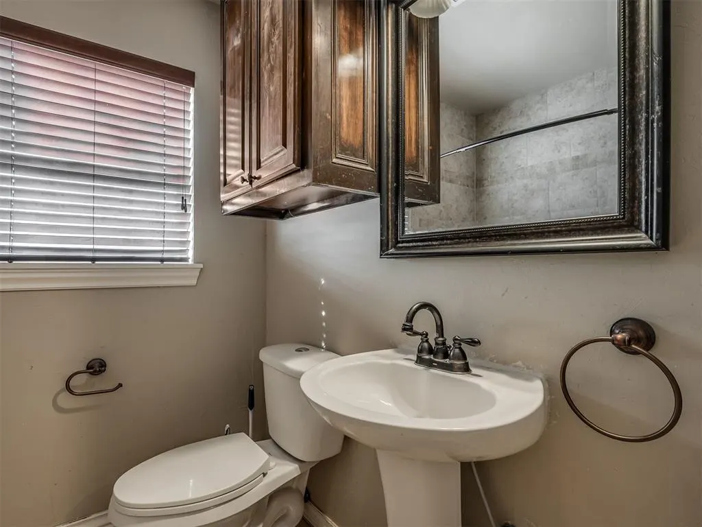Photo 33 — 727 S 16th Street, Chickasha, OK 73018