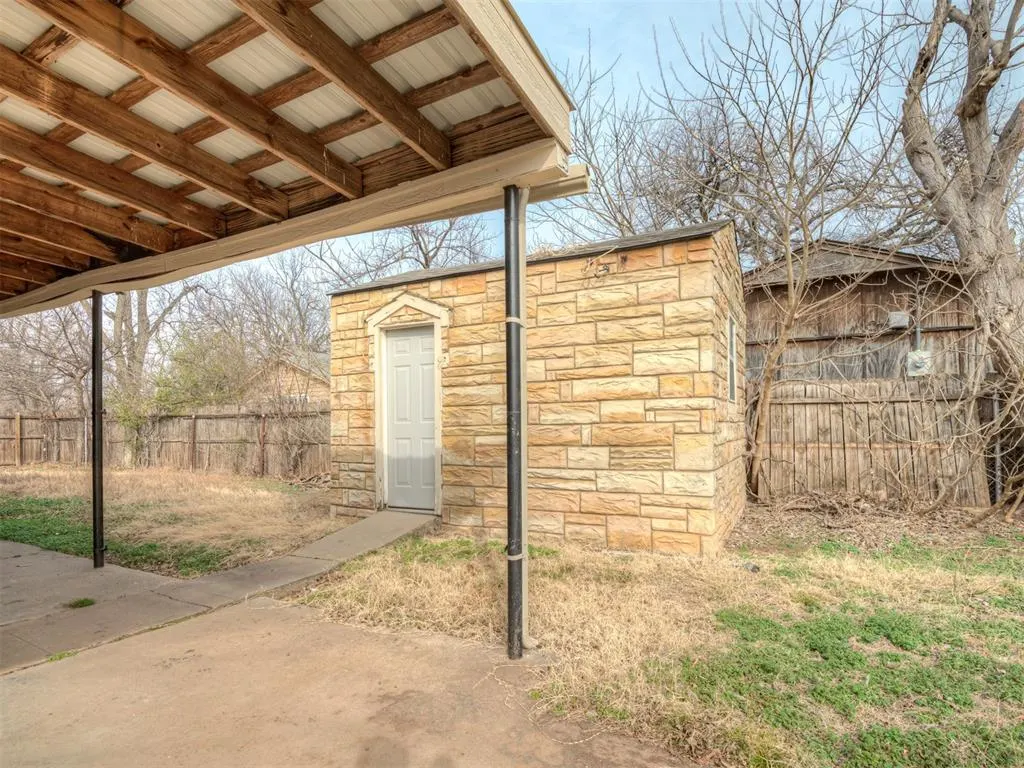 Photo 41 — 727 S 16th Street, Chickasha, OK 73018