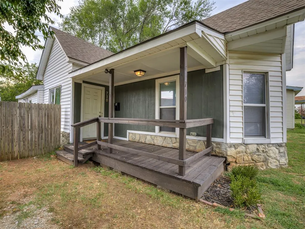 Photo 2 — 710 N Tucker Avenue, Shawnee, OK 74801