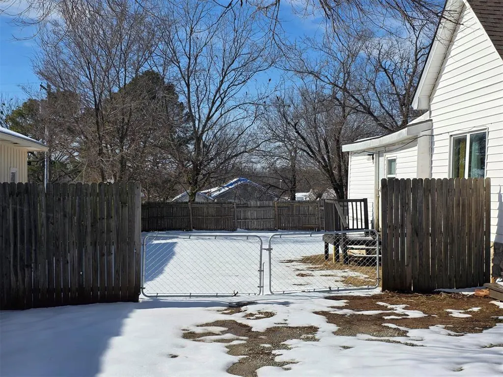 Photo 49 — 710 N Tucker Avenue, Shawnee, OK 74801