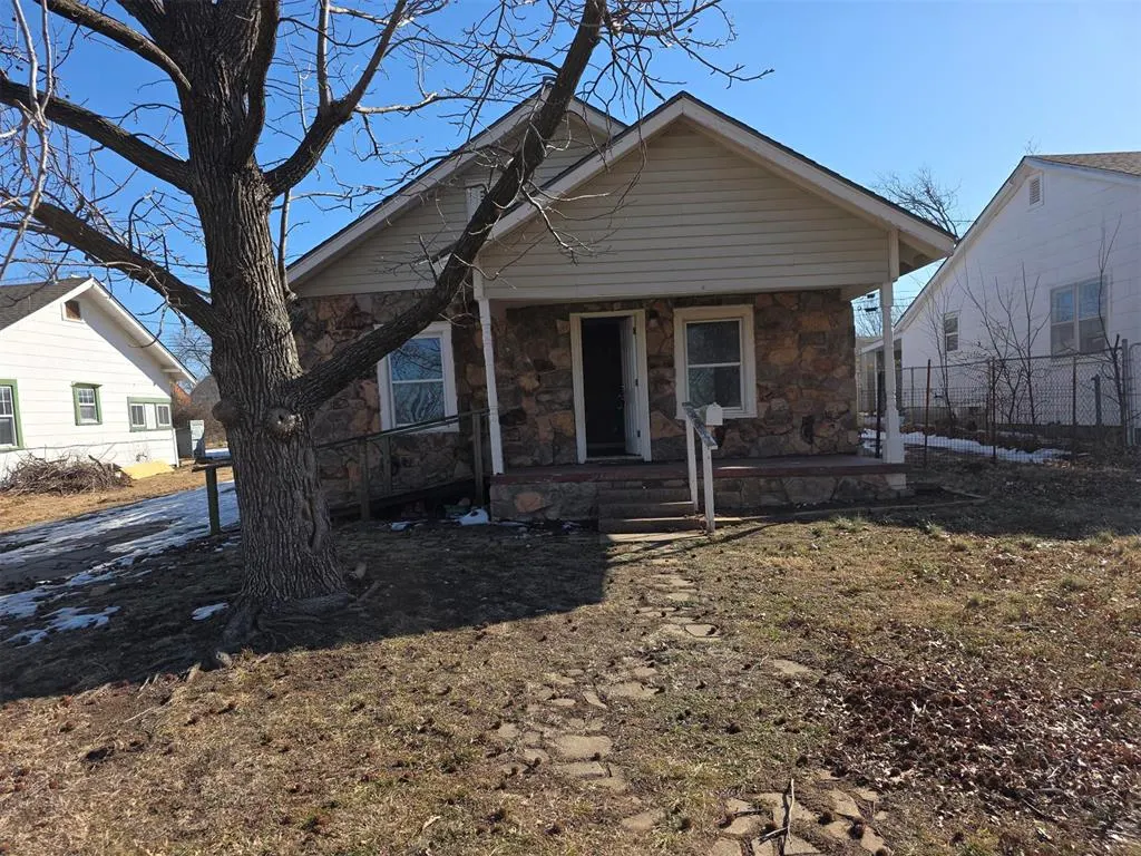 Front exterior — 1517 N Park Avenue, Shawnee, OK 74804