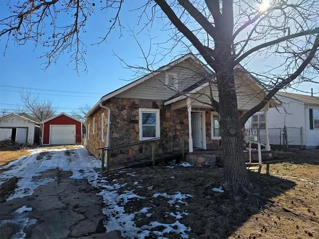 Photo 4 — 1517 N Park Avenue, Shawnee, OK 74804