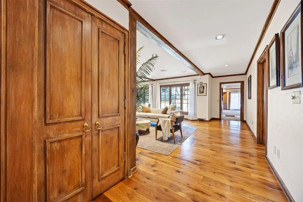 Photo 11 — 6409 N Hillcrest Avenue, Nichols Hills, OK 73116